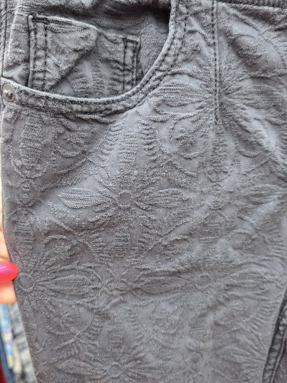 Pilcro and the Letterpress Anthropologie Ankle Charcoal Gray Floral Pants 27 - Picture 5 of 8
